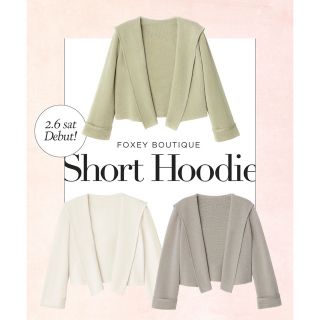 フォクシー(FOXEY)の美品▫️FOXEY F☆’21年˚✧オフ白系˚✧☆Short Hoodie ˚✧(カーディガン)