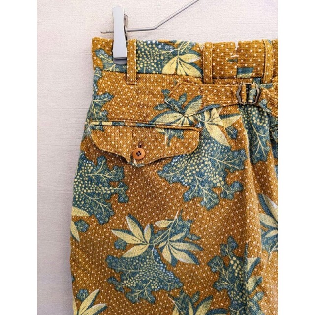 最終値下げ　ノーリーズストーンウォルド　リーフ柄ショートパンツ　イエロー　S メンズのパンツ(ショートパンツ)の商品写真