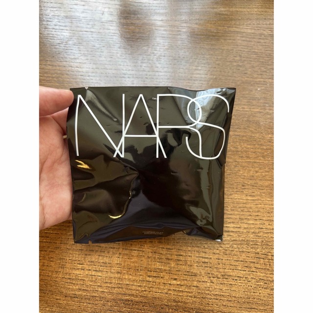 NARS(ナーズ)のNARS パフ　ライトリフレクティングセッティングパウダー コスメ/美容のメイク道具/ケアグッズ(パフ・スポンジ)の商品写真