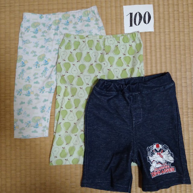 UNIQLO(ユニクロ)の【100】男の子夏用ハーフパンツ キッズ/ベビー/マタニティのキッズ服男の子用(90cm~)(パンツ/スパッツ)の商品写真