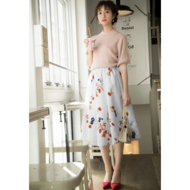 GRL(グレイル)の最終値下げ♡GRL フラワータックフレアスカート 人気 花柄 上品 SALE レディースのスカート(ロングスカート)の商品写真