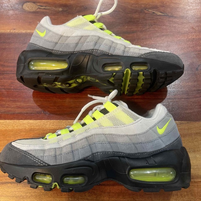 NIKE - エアマックス95 ウィメンズ イエローグラデ2015の通販 by サン