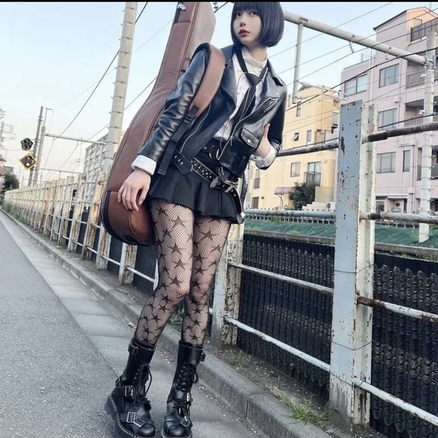 あのちゃん かてぃちゃん着用ドクターマーチン あのちゃん かてぃちゃん着用ドクターマーチン