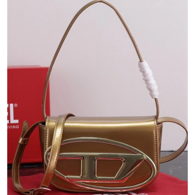 DIESEL - 人気 DIESEL 1DR Dロゴ レザー ショルダーバッグ ゴールドの