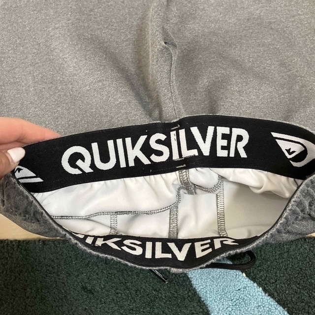 QUIKSILVER(クイックシルバー)のパンツ キッズ/ベビー/マタニティのキッズ服男の子用(90cm~)(パンツ/スパッツ)の商品写真