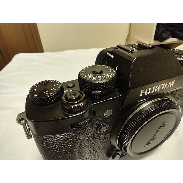 富士フイルム(フジフイルム)の富士フイルム X-T3 ブラック スマホ/家電/カメラのカメラ(ミラーレス一眼)の商品写真