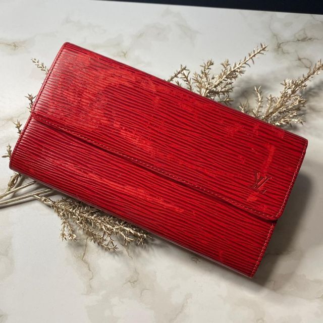 ルイヴィトン　Louis Vuitton エピ　長財布　赤　Red