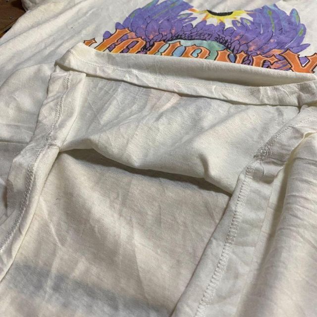 S136 古着 JOURNEY 白 ジャーニー　ツアー　ロック　バンド Tシャツ メンズのトップス(Tシャツ/カットソー(半袖/袖なし))の商品写真