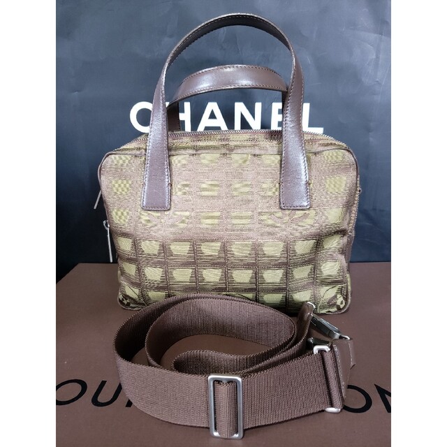 CHANEL(シャネル)のCHANELシャネルニュートラベルライン2wayバック！ショルダートート美品！ レディースのバッグ(ショルダーバッグ)の商品写真