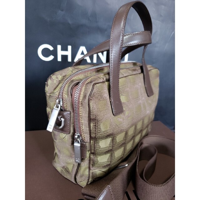 CHANEL(シャネル)のCHANELシャネルニュートラベルライン2wayバック！ショルダートート美品！ レディースのバッグ(ショルダーバッグ)の商品写真