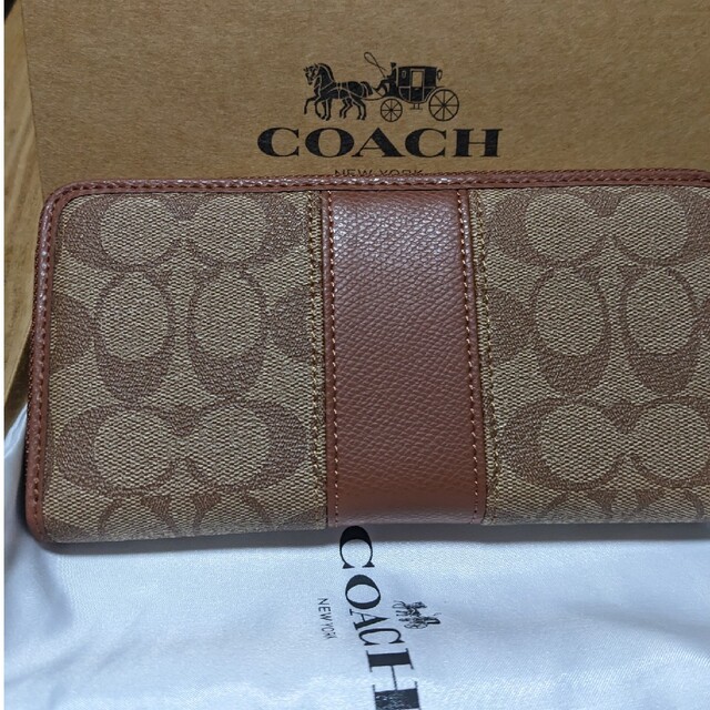 COACH(コーチ)のアウトレットコーチ　長財布　シグネチャー茶色のワンポイント レディースのファッション小物(財布)の商品写真