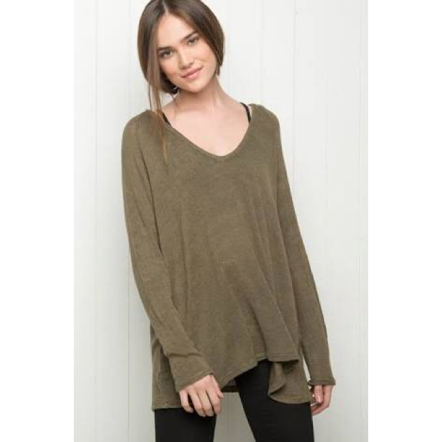 Brandy Melville(ブランディーメルビル)のBrandy Melvilleオーバーフィット長袖 レディースのトップス(Tシャツ(長袖/七分))の商品写真