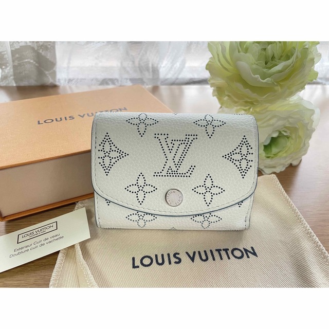 LOUIS VUITTON(ルイヴィトン)のルイヴィトン ポルトフォイユイリス XS M69212 モノグラムマヒナ レディースのファッション小物(財布)の商品写真