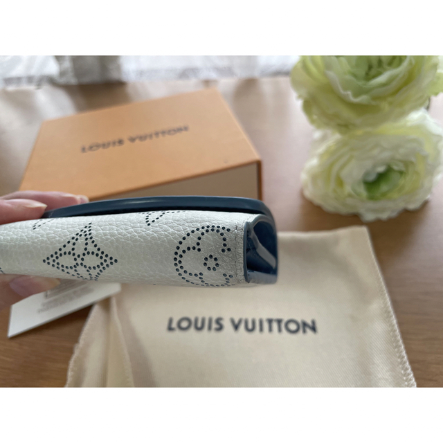 LOUIS VUITTON(ルイヴィトン)のルイヴィトン ポルトフォイユイリス XS M69212 モノグラムマヒナ レディースのファッション小物(財布)の商品写真