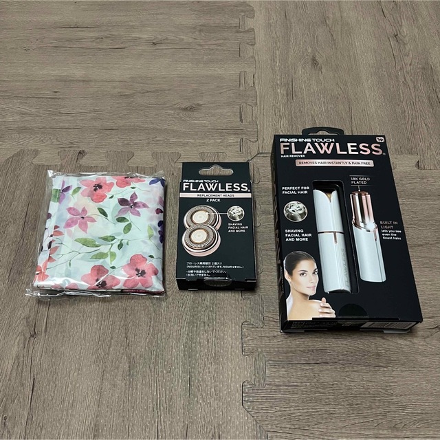 FLAWLESS フローレス レディースフェイスシェーバー＆替刃2個＆ポーチ付き