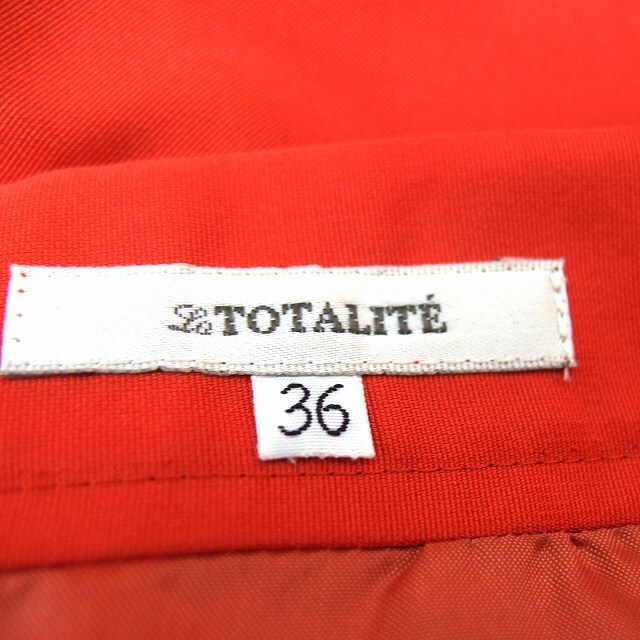 La TOTALITE(ラトータリテ)のラ トータリテ スカート フレア ひざ丈 タック サイドジップ 無地 36  レディースのスカート(ひざ丈スカート)の商品写真