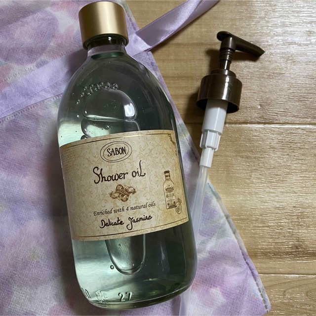 SABON(サボン)の【今日だけ値下げ　新品未使用】SABON シャワーオイル ジャスミン 500ml コスメ/美容のボディケア(ボディソープ/石鹸)の商品写真