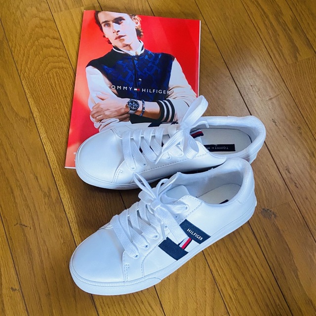 TOMMY HILFIGER(トミーヒルフィガー)のTommy Hilfiger レディース　ホワイト　スニーカー レディースの靴/シューズ(スニーカー)の商品写真