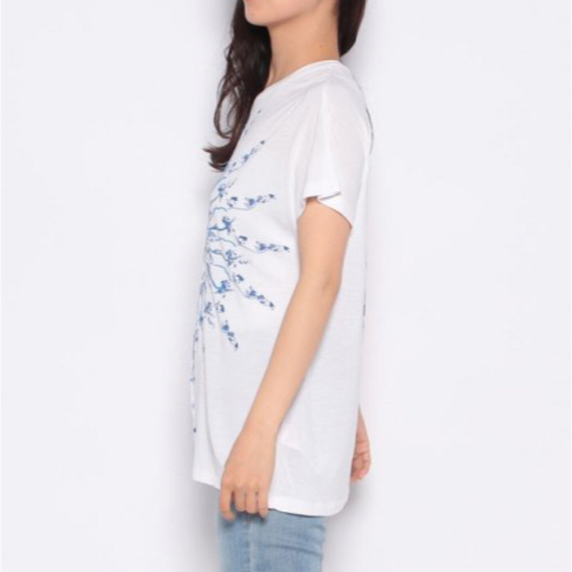 DESIGUAL(デシグアル)の新品✨タグ付き♪定価12,900円　デシグアル　Tシャツ　大特価‼️ レディースのトップス(Tシャツ(半袖/袖なし))の商品写真