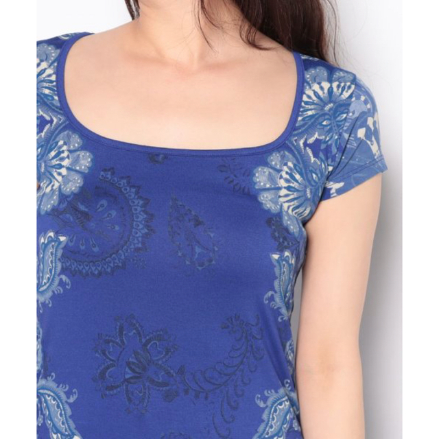 DESIGUAL(デシグアル)の新品✨タグ付き♪未使用　デシグアル　Tシャツ　Lサイズ　大特価‼️ レディースのトップス(Tシャツ(半袖/袖なし))の商品写真