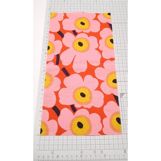 marimekko(マリメッコ)のマリメッコ ウニッコ 生地 はぎれ  33×18cm オレンジ×ピンク ハンドメイドのハンドメイド その他(その他)の商品写真