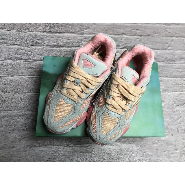 最大10%OFFクーポン 【24.5cm】New Balance Balance 9060UAW