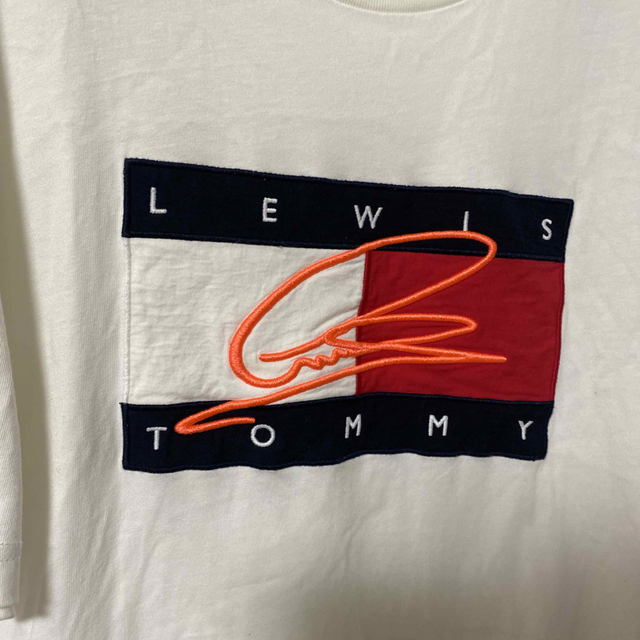 TOMMY HILFIGER(トミーヒルフィガー)のTOMMY×LEWIS HAMILTONコラボ TOMMY Tシャツ 限定 メンズのトップス(Tシャツ/カットソー(半袖/袖なし))の商品写真