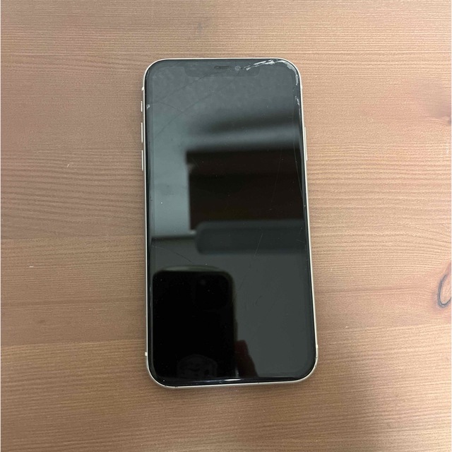 Apple(アップル)のiPhone11 64GB 本体 スマホ/家電/カメラのスマートフォン/携帯電話(スマートフォン本体)の商品写真