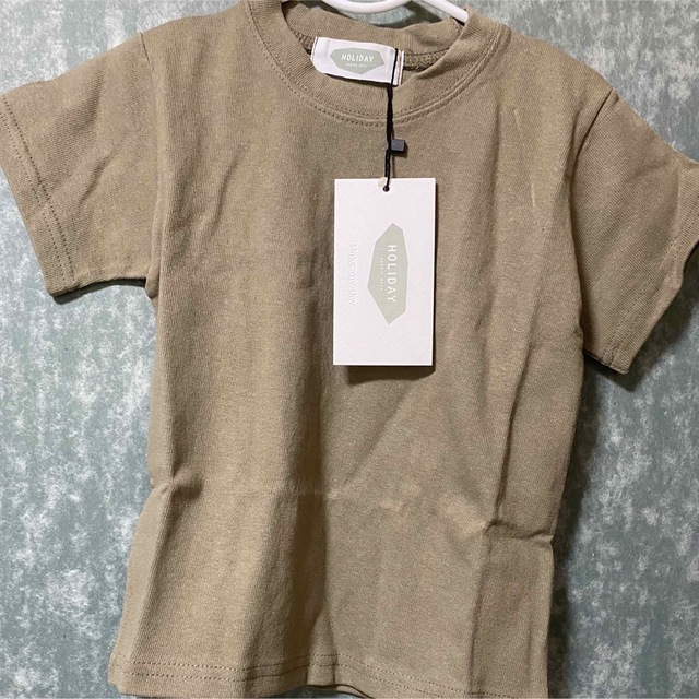 holiday(ホリデイ)のHOLIDAY Tシャツ 100 キッズ/ベビー/マタニティのキッズ服男の子用(90cm~)(Tシャツ/カットソー)の商品写真