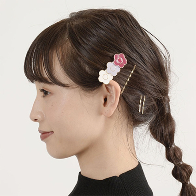 MARY QUANT(マリークワント)のマリークワント　ヘアクリップ　ボルドー レディースのヘアアクセサリー(バレッタ/ヘアクリップ)の商品写真