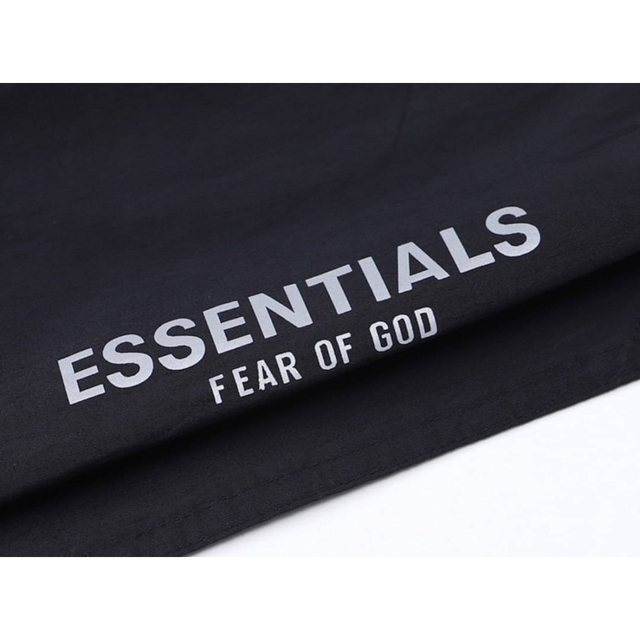 FEAR OF GOD(フィアオブゴッド)のエッセンシャルズ ハーフパンツ メンズ ベージュ　XL ESSENTIALS メンズのパンツ(ショートパンツ)の商品写真