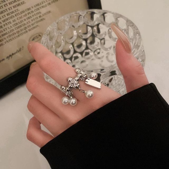 Pearl tassel ring パールタッセル お花 ガラスリング 指輪 レディースのアクセサリー(リング(指輪))の商品写真