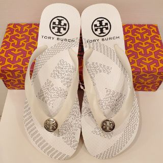 トリーバーチ(Tory Burch)の新品【Tory Burch】トリーバーチ　ビーチサンダル　7(24.0)(ビーチサンダル)