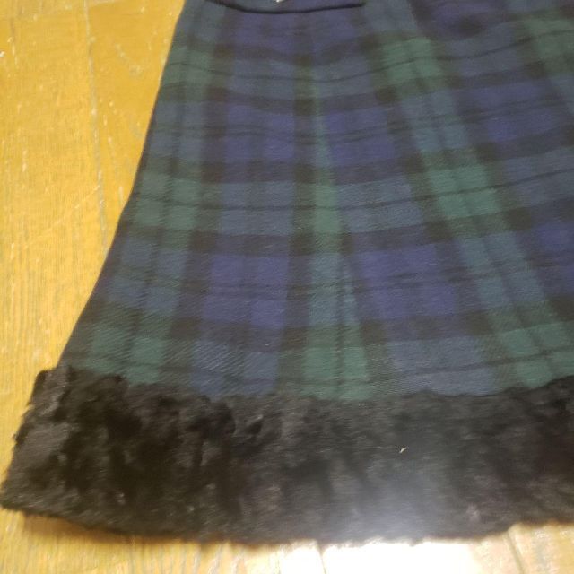 JaneMarple(ジェーンマープル)のJaneMarpleジェーンマープル　ファー付編み上げスカート レディースのスカート(ひざ丈スカート)の商品写真
