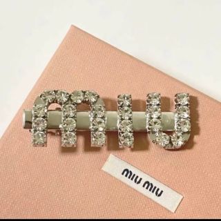 miumiu - miumiu ヘアピンノベルティの通販 by A24K's shop｜ミュウ ...