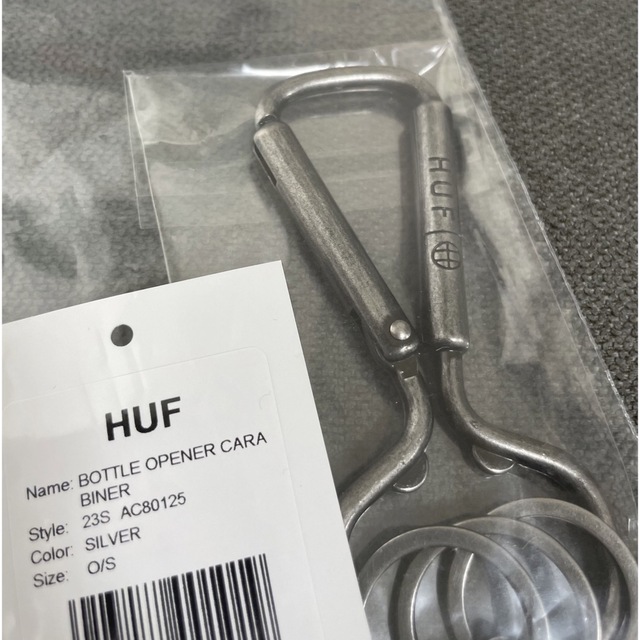 HUF(ハフ)のHUF カラビナ シルバー キーチェーン キーホルダー 銀 メンズのファッション小物(キーホルダー)の商品写真