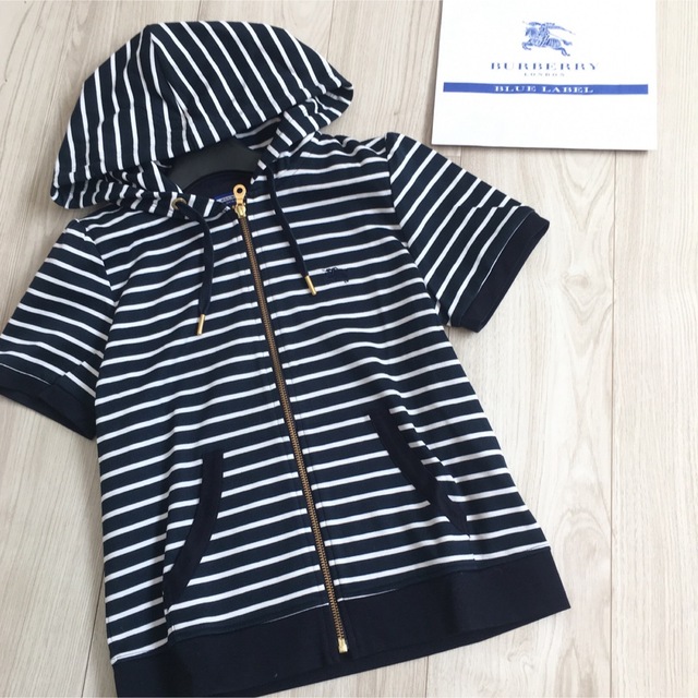 BURBERRY BLUE LABEL(バーバリーブルーレーベル)の美品✩︎⡱バーバリーブルーレーベル　ボーダー　半袖パーカー　38サイズ レディースのトップス(パーカー)の商品写真