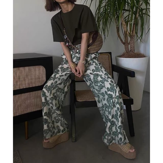 Ameri VINTAGE(アメリヴィンテージ)のAMERI    MEDI ALICE LOOSE PANTS レディースのパンツ(カジュアルパンツ)の商品写真