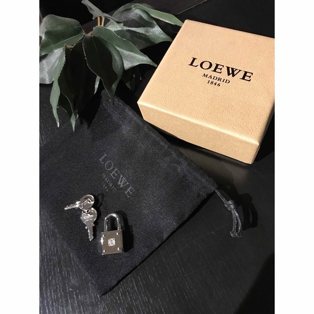 LOEWE(ロエベ)のロエベ　南京錠　パドロック　鍵　キー レディースのファッション小物(キーホルダー)の商品写真