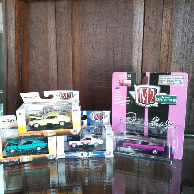 M2マシーンズ　マスタング　シェビー　4台セット エンタメ/ホビーのおもちゃ/ぬいぐるみ(ミニカー)の商品写真