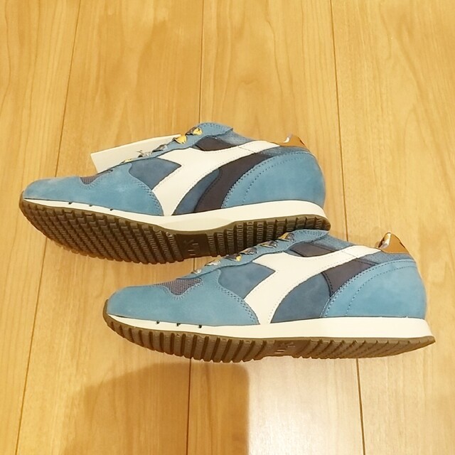 diadora HERITAGE(ディアドラヘリテージ)の新品未使用 diadora HERITAGE TRIDENT (26.0) メンズの靴/シューズ(スニーカー)の商品写真