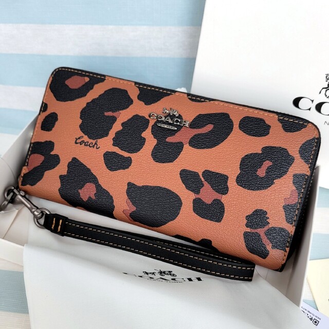 【新品未使用】COACH コーチ 長財布 シグネチャー ヒョウ柄ブラウン 母の日 | フリマアプリ ラクマ