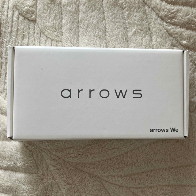 ARROWS  We FCG01 au 新品スマートフォン/携帯電話