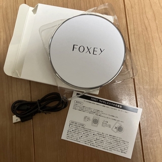 フォクシー(FOXEY)のフォクシー ノベルティ ワイヤレススマホ充電器(バッテリー/充電器)