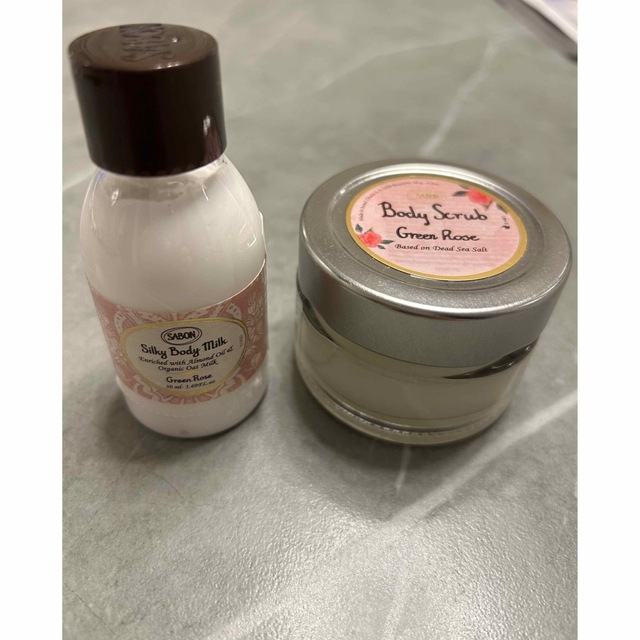 SABON(サボン)のSAVON ボディミルク　スクラブ　グリーン・ローズ コスメ/美容のボディケア(ボディスクラブ)の商品写真