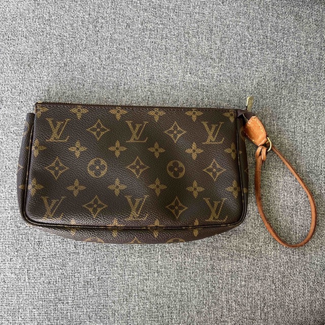 LOUIS VUITTON(ルイヴィトン)のLOUIS VUITTON モノグラム ポシェット レディースのファッション小物(ポーチ)の商品写真