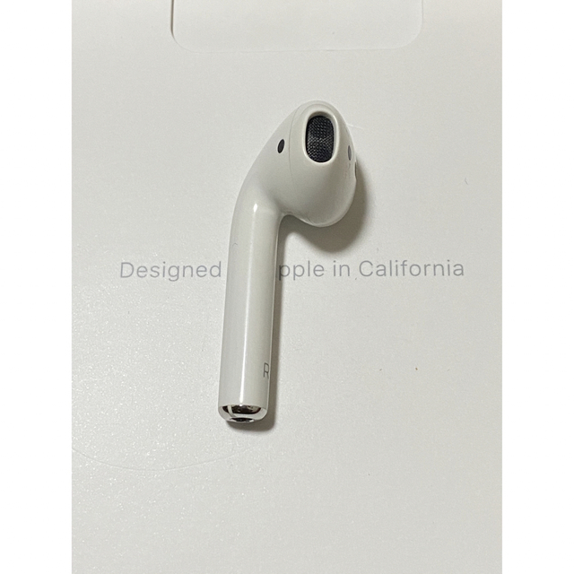 Apple(アップル)のAirPods 右耳R 第一世代　 スマホ/家電/カメラのオーディオ機器(ヘッドフォン/イヤフォン)の商品写真