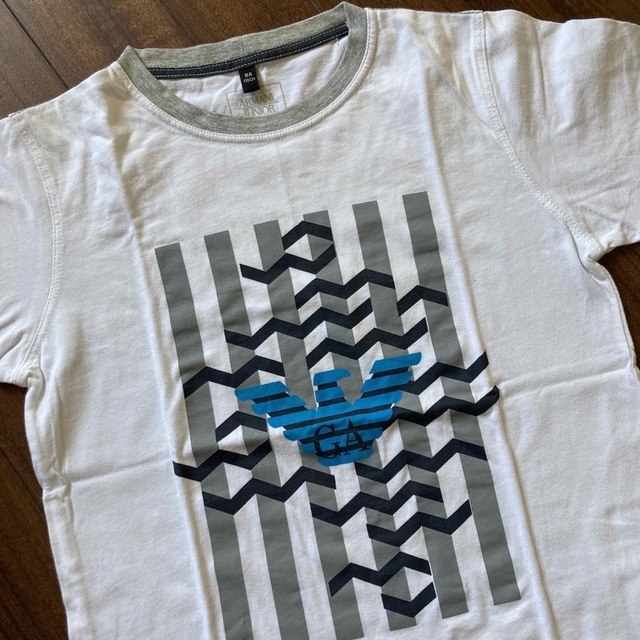 ARMANI JUNIOR(アルマーニ ジュニア)のTシャツ8A キッズ/ベビー/マタニティのキッズ服男の子用(90cm~)(Tシャツ/カットソー)の商品写真
