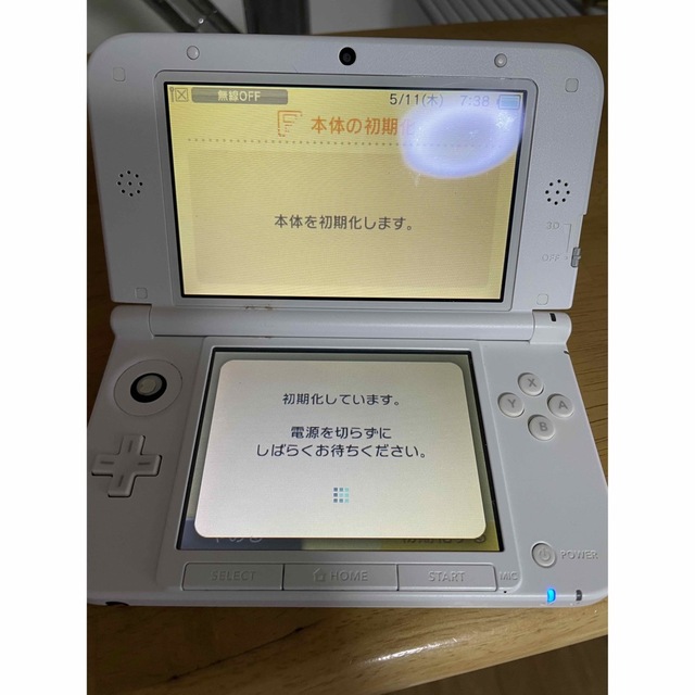 ニンテンドー3DS(ニンテンドー3DS)の【ジャンク品】3DSLL ホワイト　初期化済み エンタメ/ホビーのゲームソフト/ゲーム機本体(携帯用ゲーム機本体)の商品写真