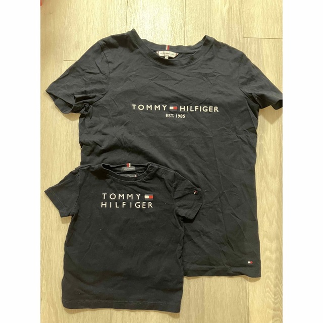 TOMMY HILFIGER(トミーヒルフィガー)の美品　親子コーデ　トミーヒルフィガー　Tシャツ キッズ/ベビー/マタニティのベビー服(~85cm)(Ｔシャツ)の商品写真